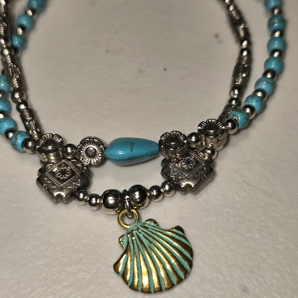 Seashell Charmed Turquoise Silver Tone Bracelet 18 Pre Owned - Picture 2 of 2